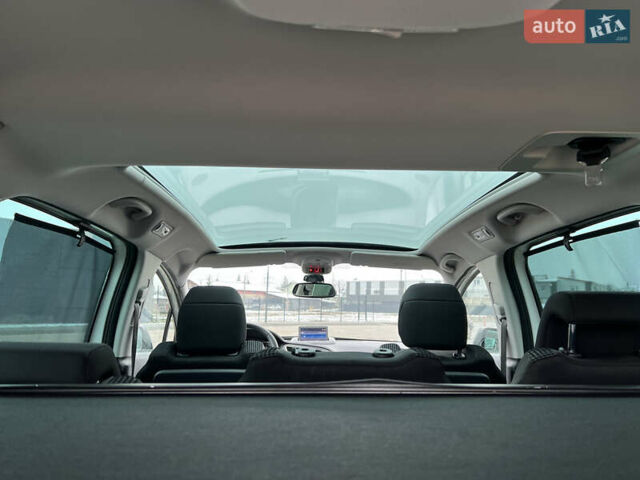 Белый Пежо 5008, объемом двигателя 2 л и пробегом 264 тыс. км за 9850 $, фото 103 на Automoto.ua