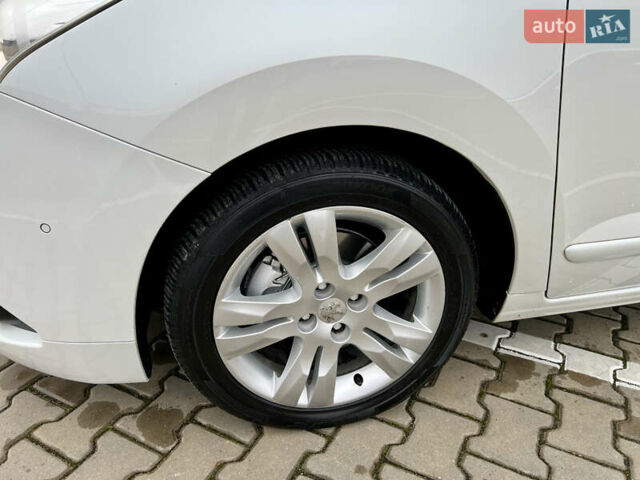 Белый Пежо 5008, объемом двигателя 2 л и пробегом 264 тыс. км за 9850 $, фото 30 на Automoto.ua