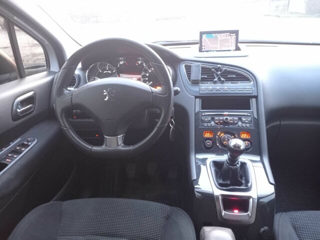 Белый Пежо 5008, объемом двигателя 2 л и пробегом 228 тыс. км за 7000 $, фото 22 на Automoto.ua