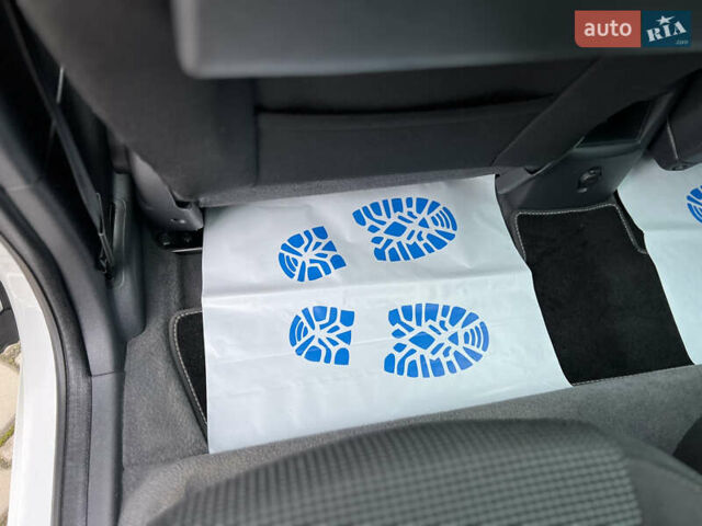 Белый Пежо 5008, объемом двигателя 2 л и пробегом 264 тыс. км за 9850 $, фото 85 на Automoto.ua