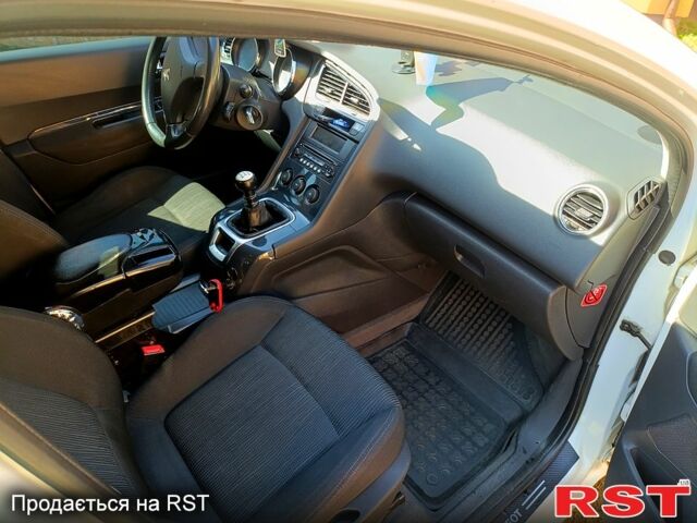 Білий Пежо 5008, об'ємом двигуна 1.6 л та пробігом 261 тис. км за 7500 $, фото 9 на Automoto.ua