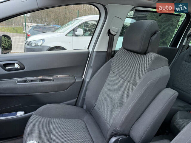 Белый Пежо 5008, объемом двигателя 2 л и пробегом 214 тыс. км за 8400 $, фото 3 на Automoto.ua