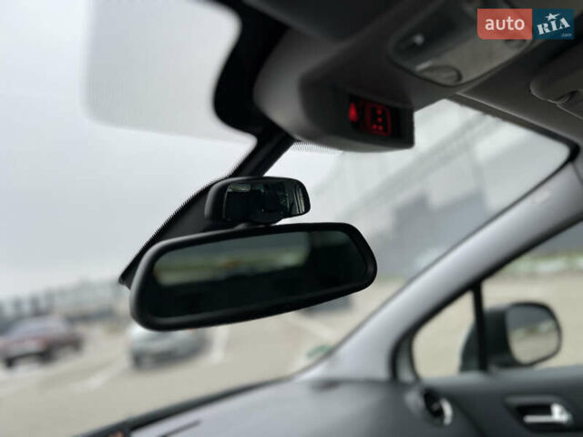 Белый Пежо 5008, объемом двигателя 2 л и пробегом 264 тыс. км за 9850 $, фото 79 на Automoto.ua