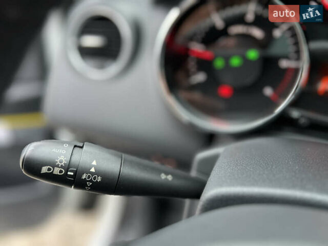 Белый Пежо 5008, объемом двигателя 2 л и пробегом 264 тыс. км за 9850 $, фото 65 на Automoto.ua