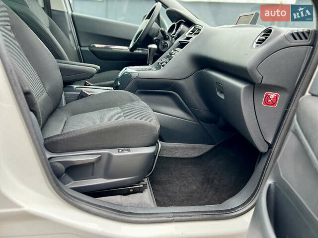 Белый Пежо 5008, объемом двигателя 2 л и пробегом 264 тыс. км за 9850 $, фото 114 на Automoto.ua