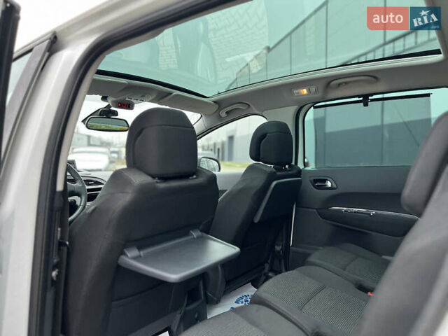 Белый Пежо 5008, объемом двигателя 2 л и пробегом 264 тыс. км за 9850 $, фото 88 на Automoto.ua