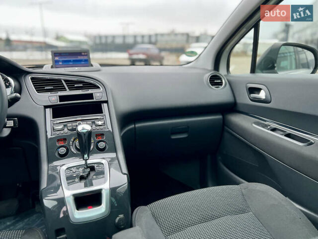 Белый Пежо 5008, объемом двигателя 2 л и пробегом 264 тыс. км за 9850 $, фото 95 на Automoto.ua