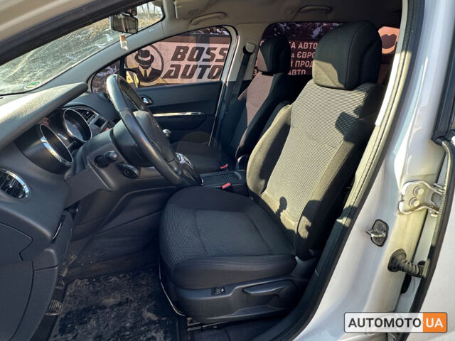 Білий Пежо 5008, об'ємом двигуна 1.6 л та пробігом 214 тис. км за 6690 $, фото 9 на Automoto.ua