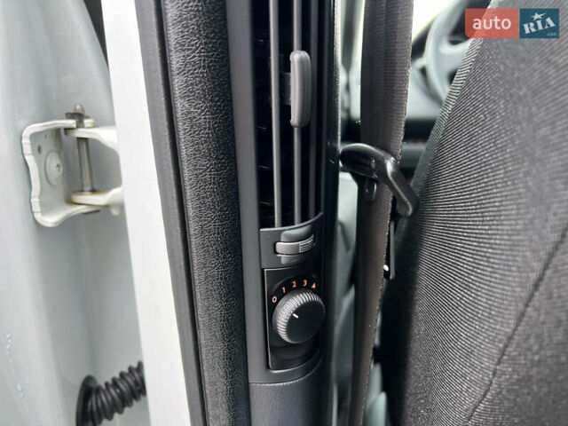 Белый Пежо 5008, объемом двигателя 2 л и пробегом 264 тыс. км за 9850 $, фото 84 на Automoto.ua