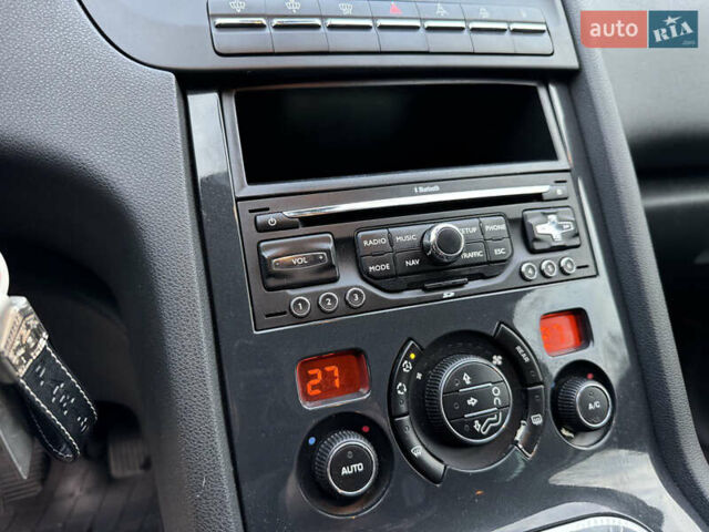 Белый Пежо 5008, объемом двигателя 2 л и пробегом 214 тыс. км за 8400 $, фото 4 на Automoto.ua