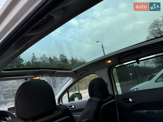 Белый Пежо 5008, объемом двигателя 2 л и пробегом 214 тыс. км за 8400 $, фото 11 на Automoto.ua