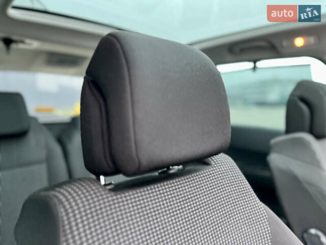 Белый Пежо 5008, объемом двигателя 2 л и пробегом 264 тыс. км за 9850 $, фото 119 на Automoto.ua