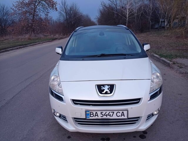 Белый Пежо 5008, объемом двигателя 2 л и пробегом 228 тыс. км за 7000 $, фото 3 на Automoto.ua