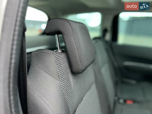 Белый Пежо 5008, объемом двигателя 2 л и пробегом 264 тыс. км за 9850 $, фото 108 на Automoto.ua