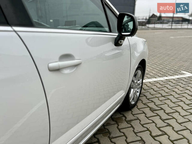 Белый Пежо 5008, объемом двигателя 2 л и пробегом 264 тыс. км за 9850 $, фото 52 на Automoto.ua