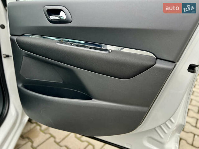 Белый Пежо 5008, объемом двигателя 2 л и пробегом 264 тыс. км за 9850 $, фото 115 на Automoto.ua