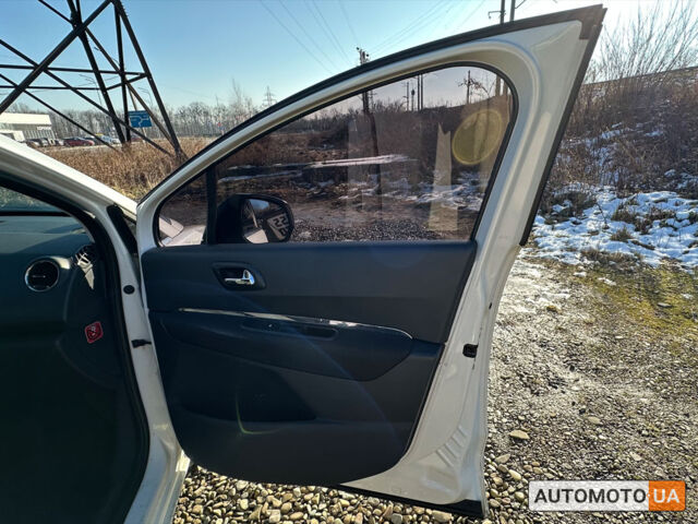 Білий Пежо 5008, об'ємом двигуна 1.6 л та пробігом 214 тис. км за 6690 $, фото 21 на Automoto.ua