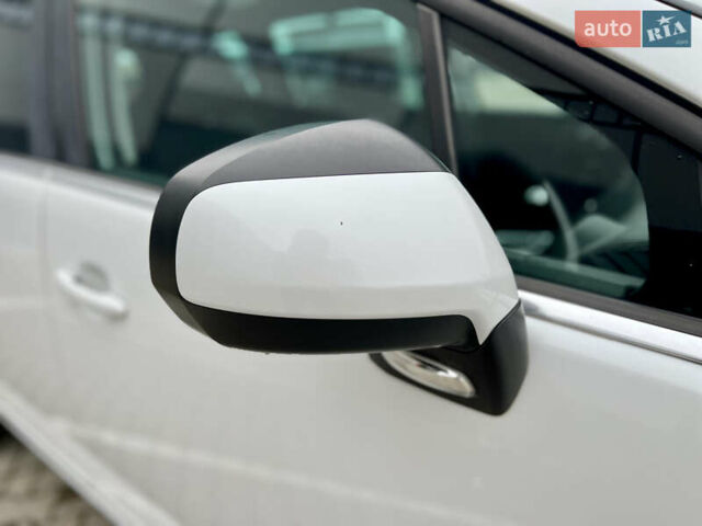 Белый Пежо 5008, объемом двигателя 2 л и пробегом 264 тыс. км за 9850 $, фото 56 на Automoto.ua