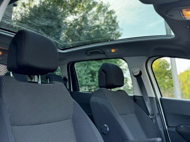 Белый Пежо 5008, объемом двигателя 1.6 л и пробегом 205 тыс. км за 9000 $, фото 6 на Automoto.ua