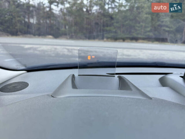 Белый Пежо 5008, объемом двигателя 2 л и пробегом 214 тыс. км за 8400 $, фото 2 на Automoto.ua