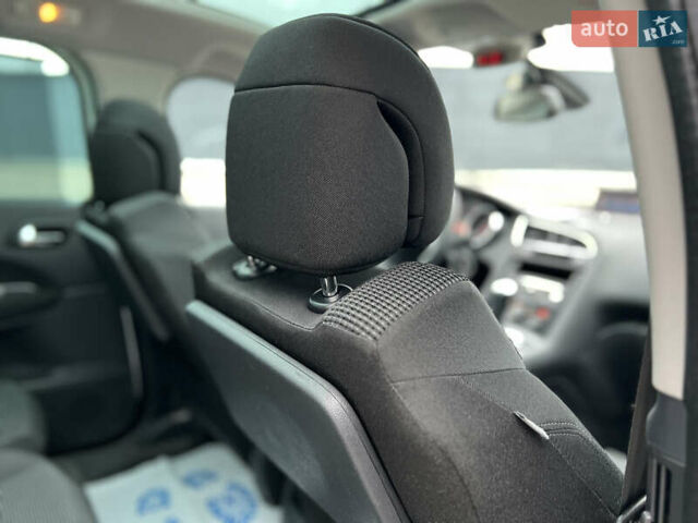 Белый Пежо 5008, объемом двигателя 2 л и пробегом 264 тыс. км за 9850 $, фото 109 на Automoto.ua