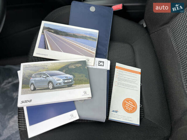 Белый Пежо 5008, объемом двигателя 2 л и пробегом 264 тыс. км за 9850 $, фото 127 на Automoto.ua