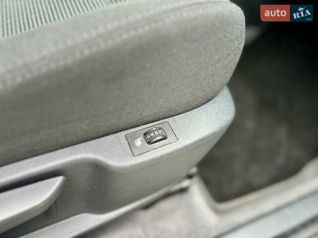 Белый Пежо 5008, объемом двигателя 2 л и пробегом 264 тыс. км за 9850 $, фото 116 на Automoto.ua