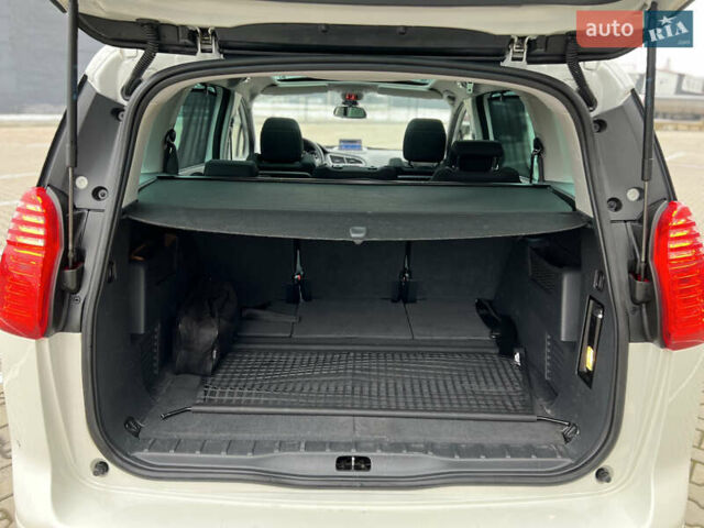 Белый Пежо 5008, объемом двигателя 2 л и пробегом 264 тыс. км за 9850 $, фото 102 на Automoto.ua