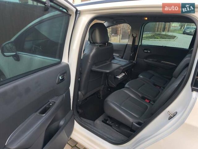 Білий Пежо 5008, об'ємом двигуна 1.6 л та пробігом 212 тис. км за 7779 $, фото 34 на Automoto.ua