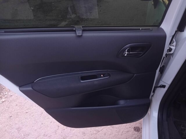 Белый Пежо 5008, объемом двигателя 2 л и пробегом 228 тыс. км за 7000 $, фото 20 на Automoto.ua