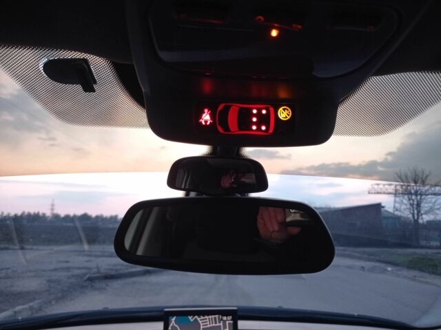 Белый Пежо 5008, объемом двигателя 2 л и пробегом 228 тыс. км за 7000 $, фото 21 на Automoto.ua