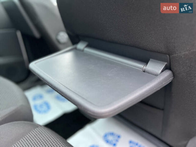 Белый Пежо 5008, объемом двигателя 2 л и пробегом 264 тыс. км за 9850 $, фото 110 на Automoto.ua