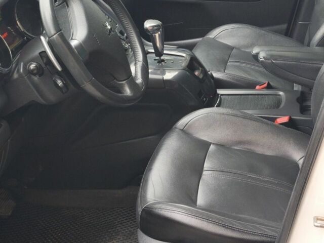 Пежо 5008 2011 в Дубно на Automoto.ua Белый Пежо 5008, объемом двигателя 1.6 л и пробегом 248 тыс. км за 9700 $, фото 6 на Automoto.ua