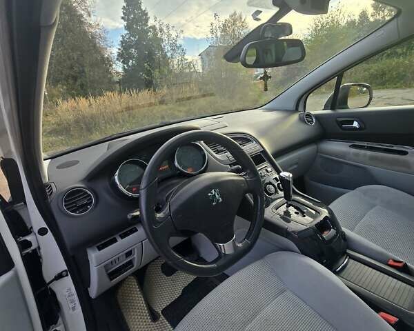Пежо 5008 2011 в Дрогобыче на Automoto.ua Белый Пежо 5008, объемом двигателя 2 л и пробегом 275 тыс. км за 8900 $, фото 4 на Automoto.ua