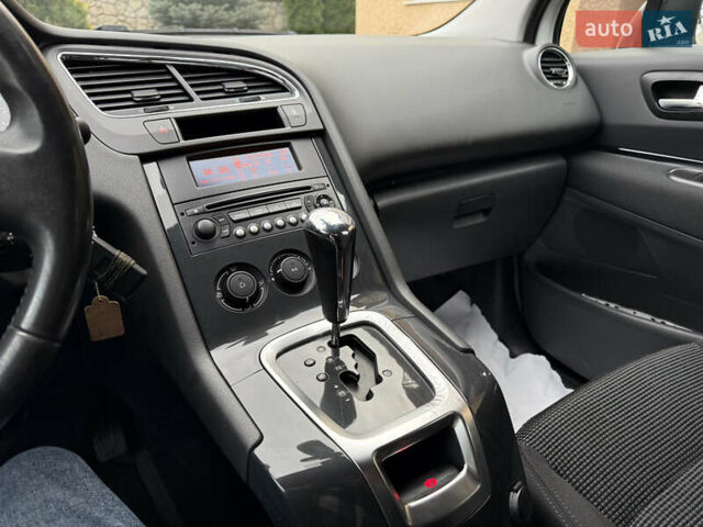 Белый Пежо 5008, объемом двигателя 2 л и пробегом 210 тыс. км за 10848 $, фото 28 на Automoto.ua