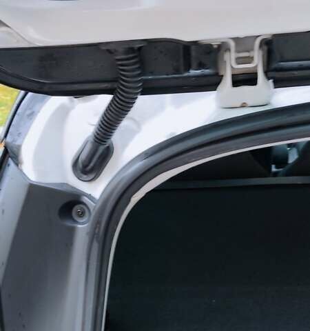 Пежо 5008 2012 у Києві на Automoto.ua Білий Пежо 5008, об'ємом двигуна 2 л та пробігом 183 тис. км за 10700 $, фото 13 на Automoto.ua