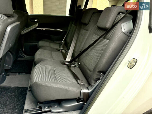 Белый Пежо 5008, объемом двигателя 2 л и пробегом 210 тыс. км за 10848 $, фото 38 на Automoto.ua