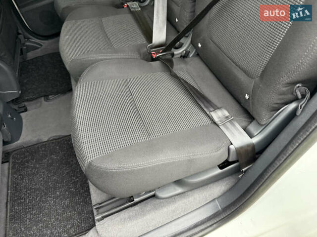 Белый Пежо 5008, объемом двигателя 2 л и пробегом 210 тыс. км за 10848 $, фото 39 на Automoto.ua