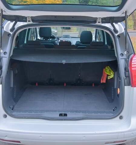 Пежо 5008 2012 у Києві на Automoto.ua Білий Пежо 5008, об'ємом двигуна 2 л та пробігом 183 тис. км за 10700 $, фото 10 на Automoto.ua