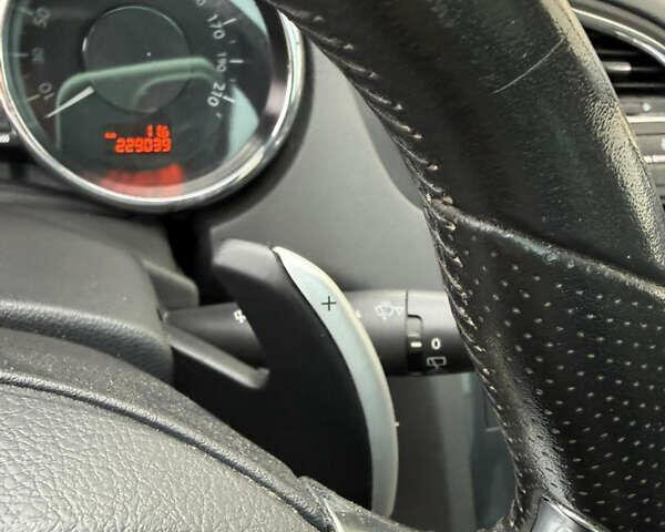 Білий Пежо 5008, об'ємом двигуна 1.6 л та пробігом 229 тис. км за 5812 $, фото 19 на Automoto.ua