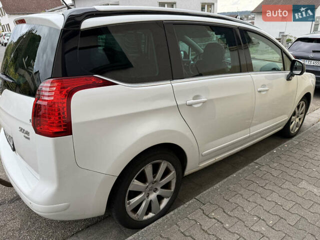 Білий Пежо 5008, об'ємом двигуна 1.6 л та пробігом 229 тис. км за 5812 $, фото 2 на Automoto.ua