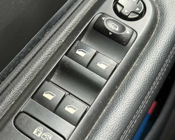 Білий Пежо 5008, об'ємом двигуна 1.6 л та пробігом 229 тис. км за 5812 $, фото 16 на Automoto.ua