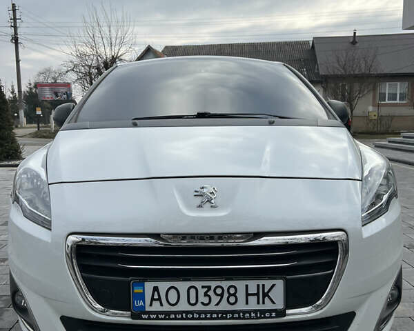 Белый Пежо 5008, объемом двигателя 1.6 л и пробегом 185 тыс. км за 9000 $, фото 8 на Automoto.ua
