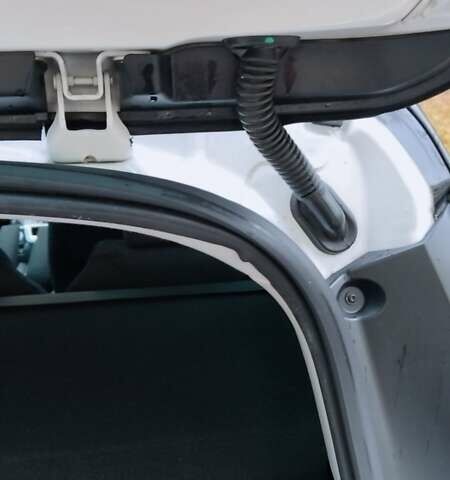 Пежо 5008 2012 у Києві на Automoto.ua Білий Пежо 5008, об'ємом двигуна 2 л та пробігом 183 тис. км за 10700 $, фото 12 на Automoto.ua