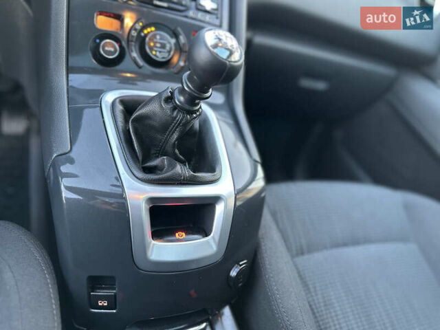 Белый Пежо 5008, объемом двигателя 2 л и пробегом 205 тыс. км за 8950 $, фото 58 на Automoto.ua