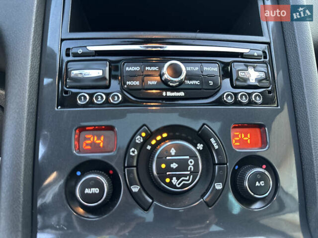 Белый Пежо 5008, объемом двигателя 2 л и пробегом 205 тыс. км за 8950 $, фото 56 на Automoto.ua