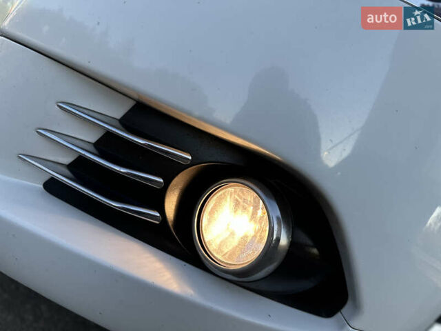 Белый Пежо 5008, объемом двигателя 2 л и пробегом 205 тыс. км за 8950 $, фото 5 на Automoto.ua