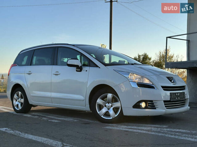 Белый Пежо 5008, объемом двигателя 2 л и пробегом 205 тыс. км за 8950 $, фото 32 на Automoto.ua