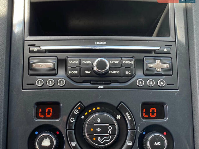 Белый Пежо 5008, объемом двигателя 1.6 л и пробегом 219 тыс. км за 8700 $, фото 9 на Automoto.ua