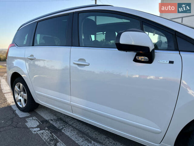 Белый Пежо 5008, объемом двигателя 2 л и пробегом 205 тыс. км за 8950 $, фото 25 на Automoto.ua
